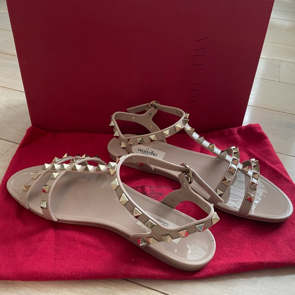 Valentino Rockstud Sandals Jelly T-Strap Poudre Platinum Studs Sz 36 / 6